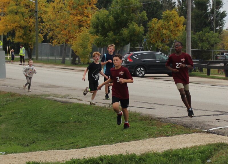 pictures of students running
